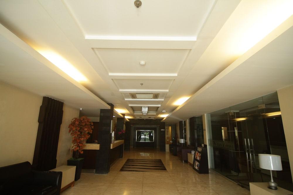 Rota International Hotel Джакарта Экстерьер фото